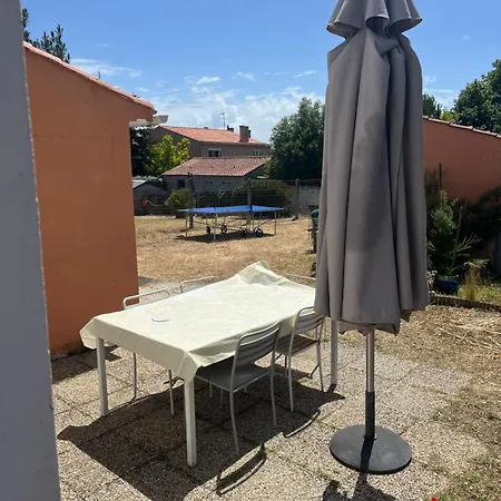 Holiday home Petite Maison Aux Conches